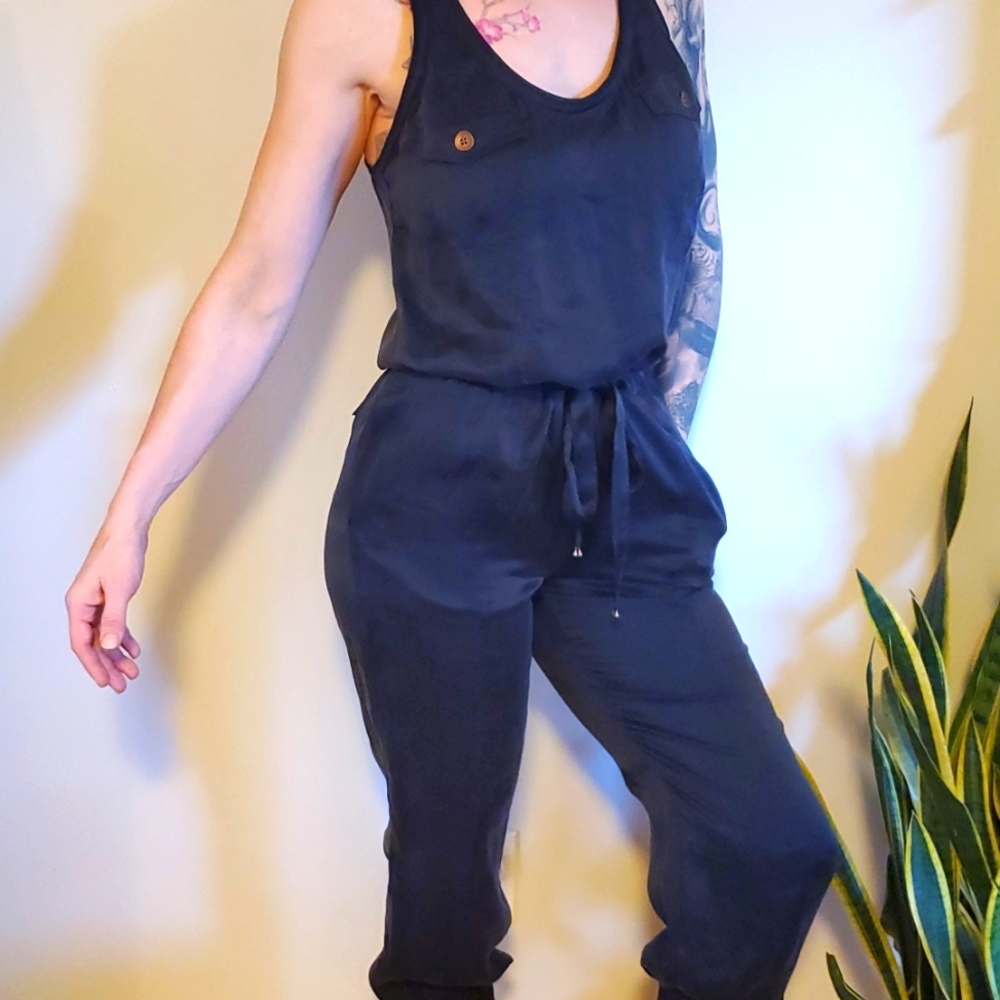 Silk Guess jumpsuit - Picture 8 of 8